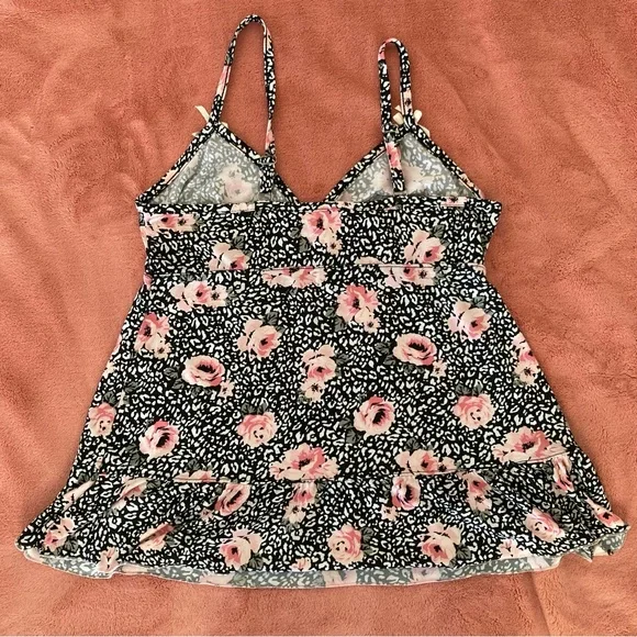 Marilyn Monroe Black & Pink Floral Cami and Short Pajama Set - Picture 14 of 14